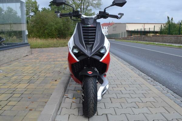 Italjet Dragster 200 2023 red