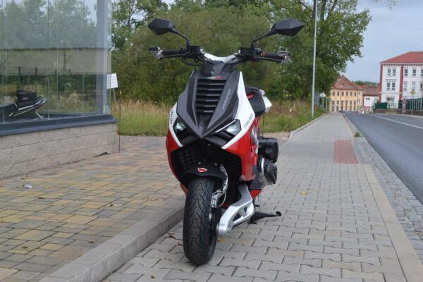 Italjet Dragster 200 2023 red