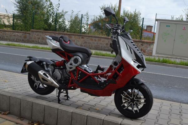 Italjet Dragster 200 2023 red