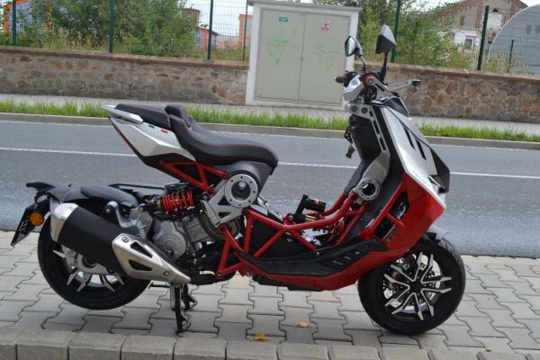 Italjet Dragster 200 2023 red