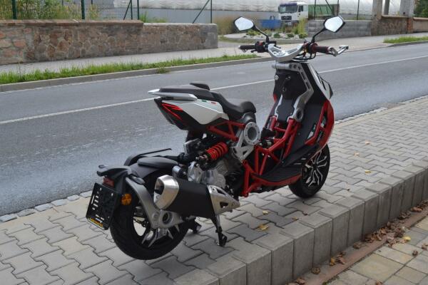 Italjet Dragster 200 2023 red