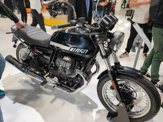 Moto Guzzi V7 Special 2023