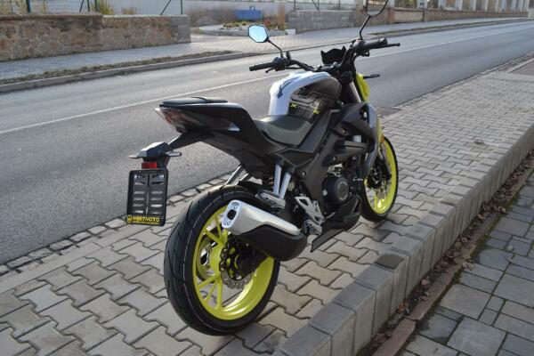 UM XTREET 125