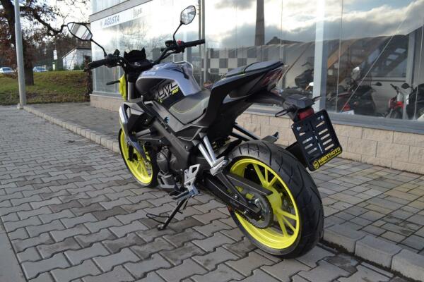 UM XTREET 125