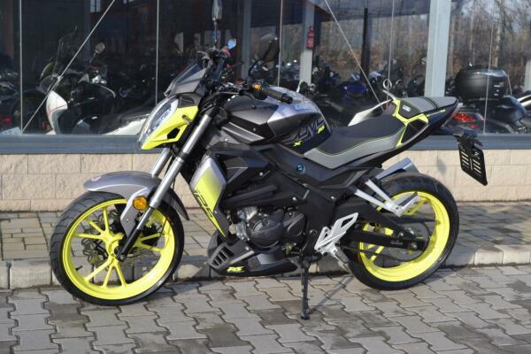 UM XTREET 125