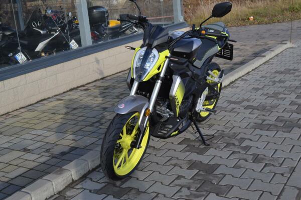 UM XTREET 125