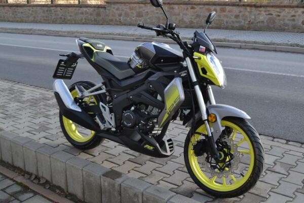 UM XTREET 125