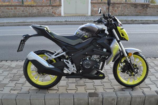 UM XTREET 125