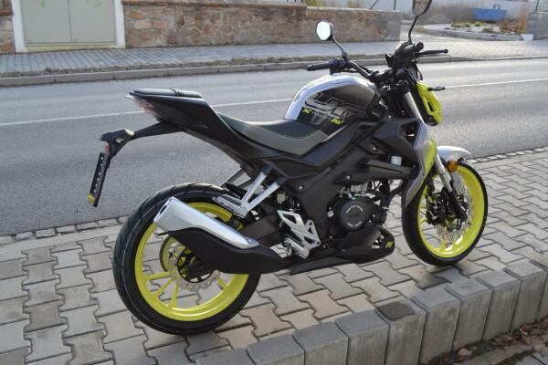 UM XTREET 125