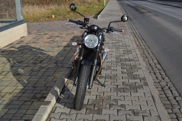 Triumph Street Twin 900