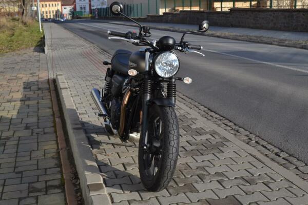 Triumph Street Twin 900