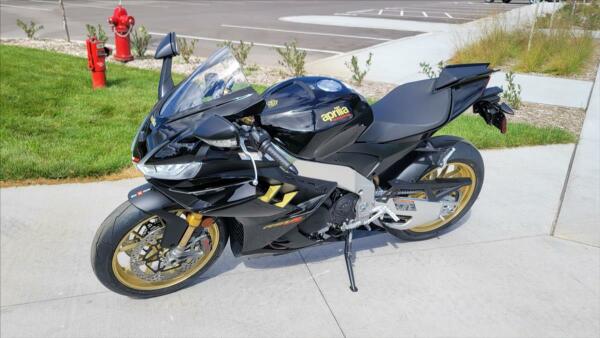 Aprilia RSV4 1100 Factory