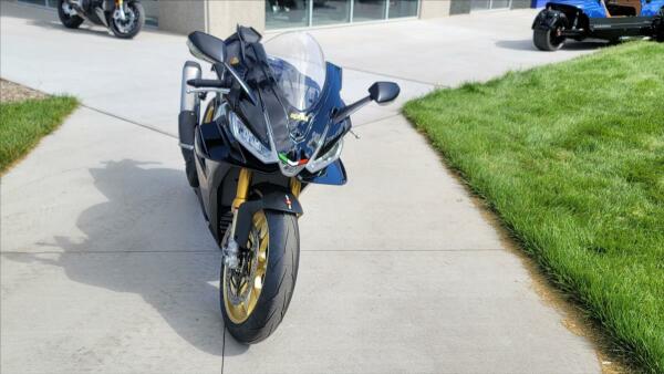 Aprilia RSV4 1100 Factory