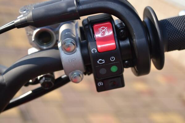 Honda CRF 125 F  malá kola 17´´ a 14