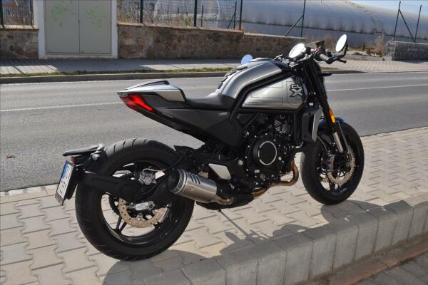 CFMOTO 700 CL-X Sport