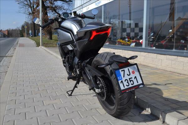 CFMOTO 700 CL-X Sport