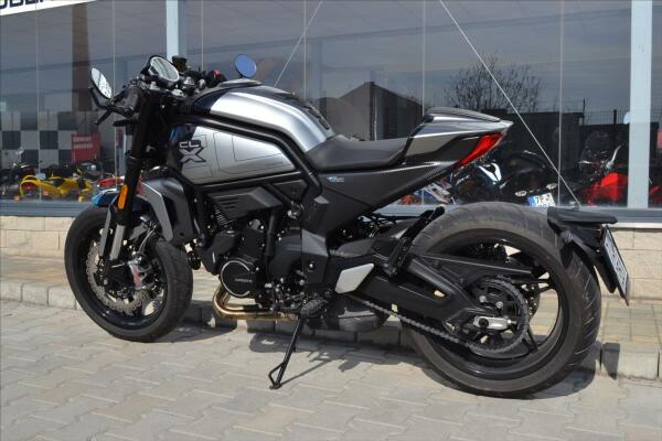 CFMOTO 700 CL-X Sport