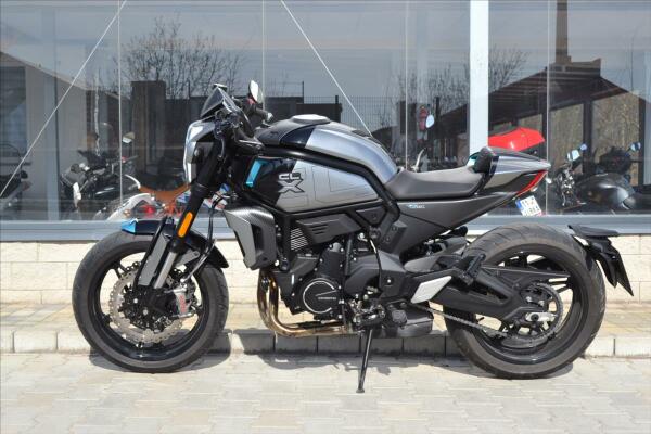 CFMOTO 700 CL-X Sport