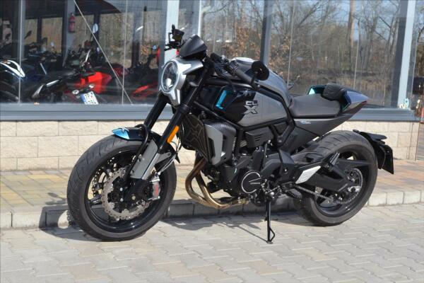 CFMOTO 700 CL-X Sport
