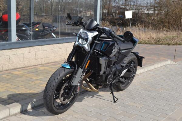 CFMOTO 700 CL-X Sport