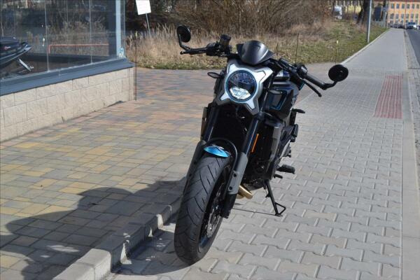 CFMOTO 700 CL-X Sport