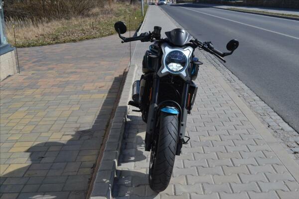 CFMOTO 700 CL-X Sport