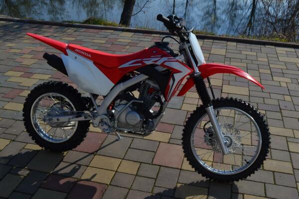 Honda CRF 125 F  malá kola 17´´ a 14