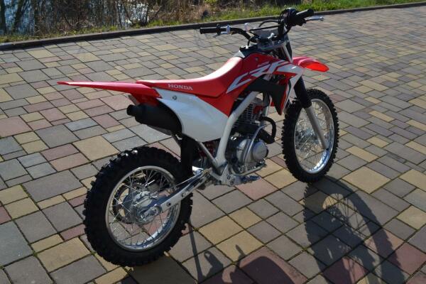 Honda CRF 125 F  malá kola 17´´ a 14