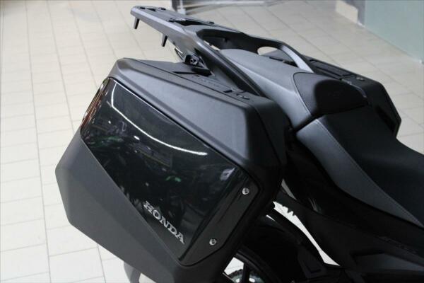 Honda NT 1100 2023 včetně kufrů