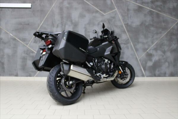 Honda NT 1100 2023 včetně kufrů