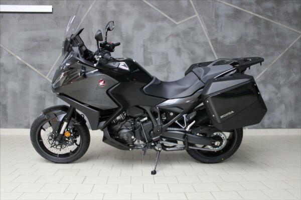Honda NT 1100 2023 včetně kufrů