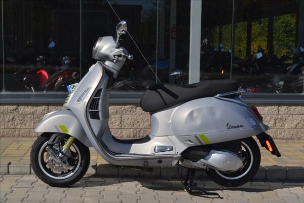 Vespa GTS 300 Super Tech 2023 NEW!