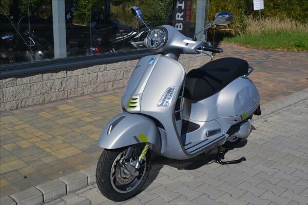 Vespa GTS 300 Super Tech 2023 NEW!