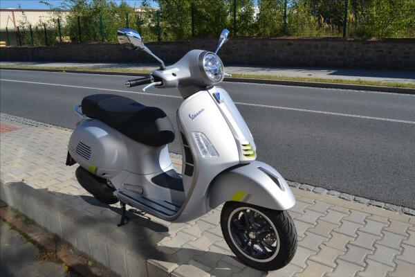 Vespa GTS 300 Super Tech 2023 NEW!
