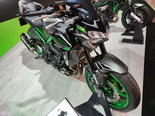 Kawasaki Z 900 2023