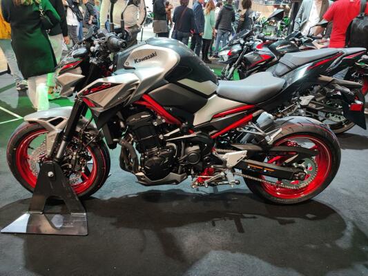 Kawasaki Z 900 2023