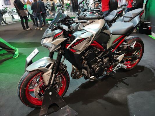 Kawasaki Z 900 2023