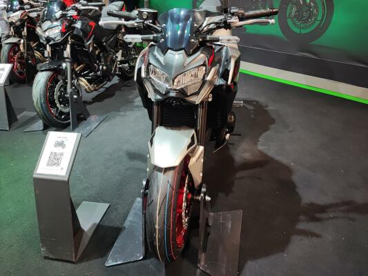 Kawasaki Z 900 2023