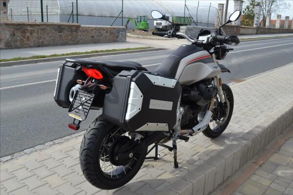 Moto Guzzi V 85 TT Travel 2023
