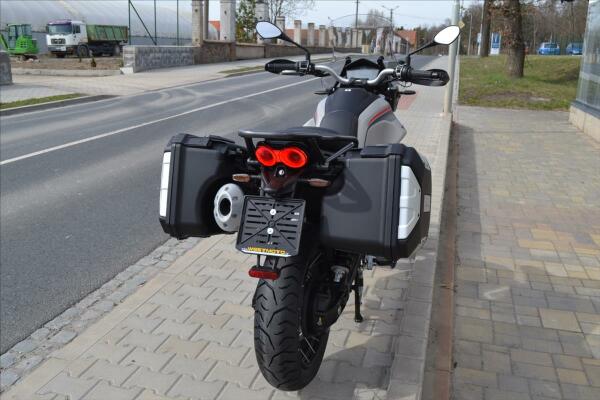 Moto Guzzi V 85 TT Travel 2023