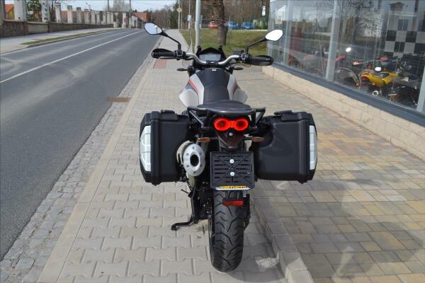 Moto Guzzi V 85 TT Travel 2023