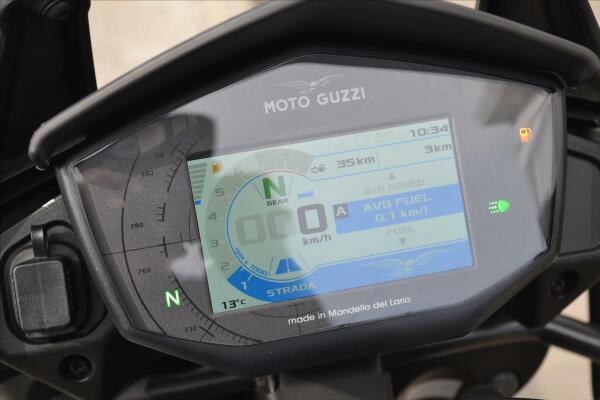 Moto Guzzi V 85 TT Travel 2023