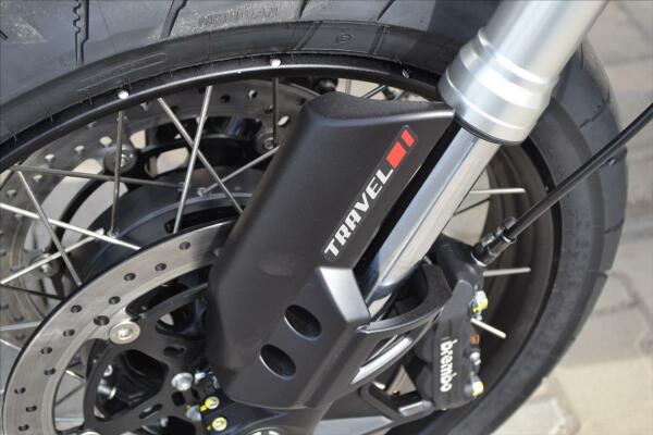 Moto Guzzi V 85 TT Travel 2023