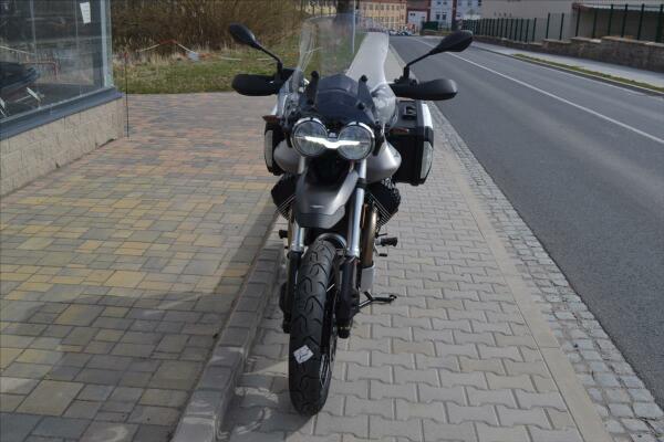 Moto Guzzi V 85 TT Travel 2023