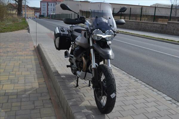 Moto Guzzi V 85 TT Travel 2023