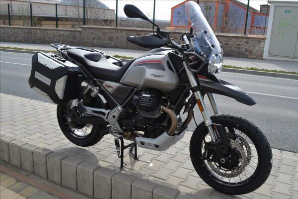 Moto Guzzi V 85 TT Travel 2023