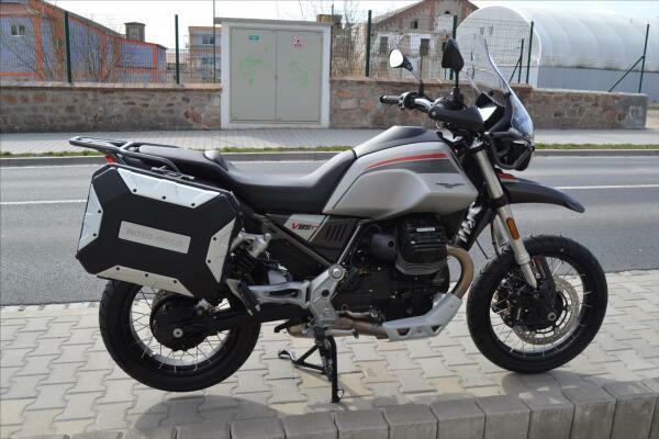 Moto Guzzi V 85 TT Travel 2023