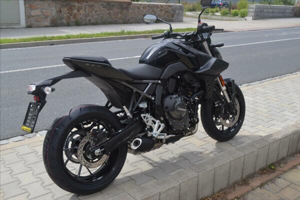 Suzuki GSX-8S 2023