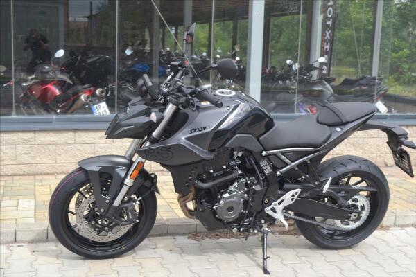 Suzuki GSX-8S 2023