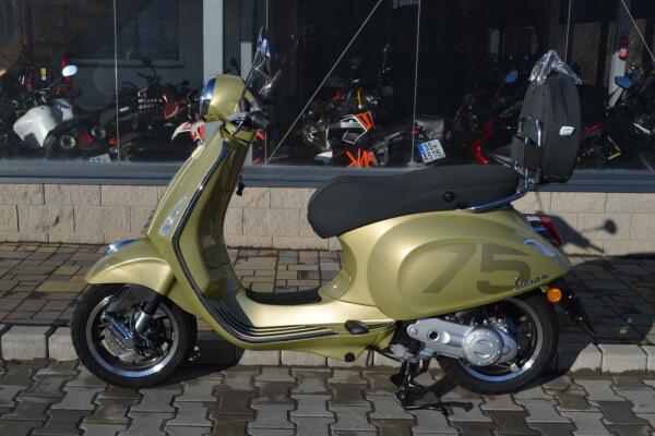 Vespa Primavera 50 75th Annive